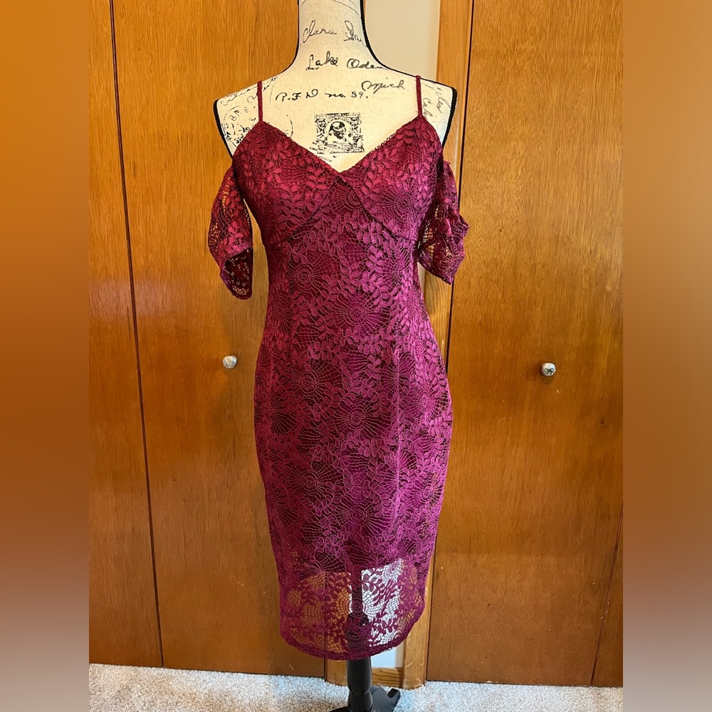 Guess cold shoulder lace dress size 10